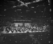 880345 Afbeelding van het openingsconcert van het Muziekcentrum Vredenburg te Utrecht, door het Utrechts Stedelijk ...